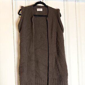 A detacher sweater vest coat